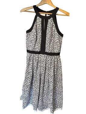 White House Black Market Women's Size 2 Sleeveless Dress Black White Zip AS IS